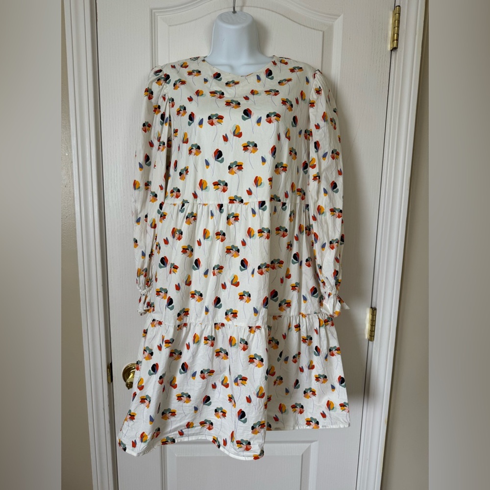 Medium Crosby by Mollie Burch Long Sleeve White Floral Tiered Dress